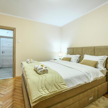 Apartman Centar 2 ポドゴリツァ エクステリア 写真