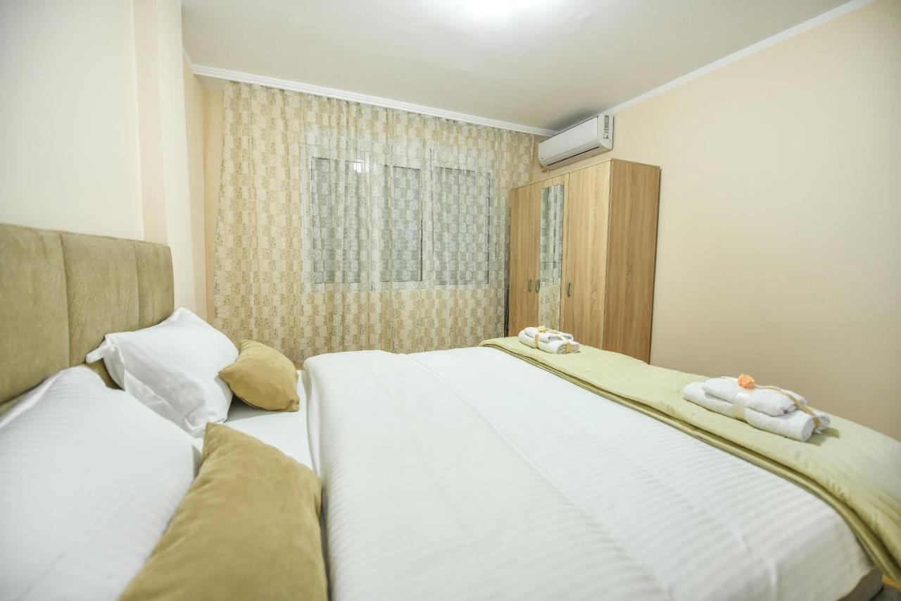 Apartman Centar 2 ポドゴリツァ エクステリア 写真