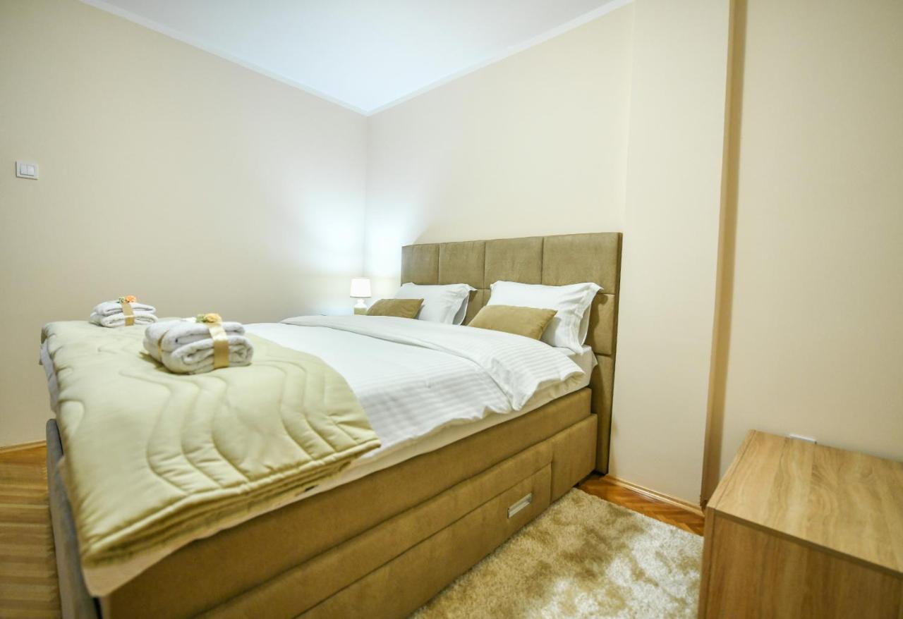 Apartman Centar 2 ポドゴリツァ エクステリア 写真