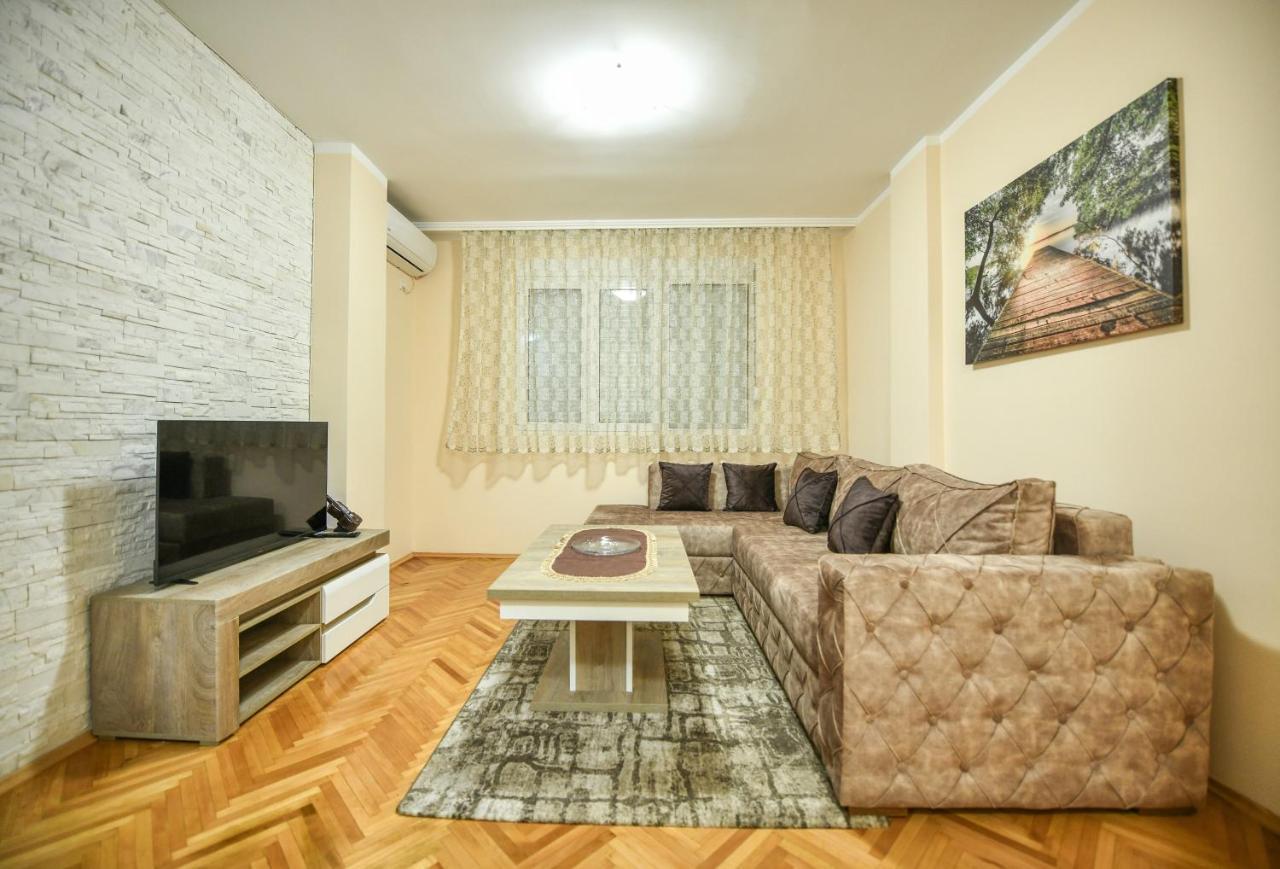 Apartman Centar 2 ポドゴリツァ エクステリア 写真