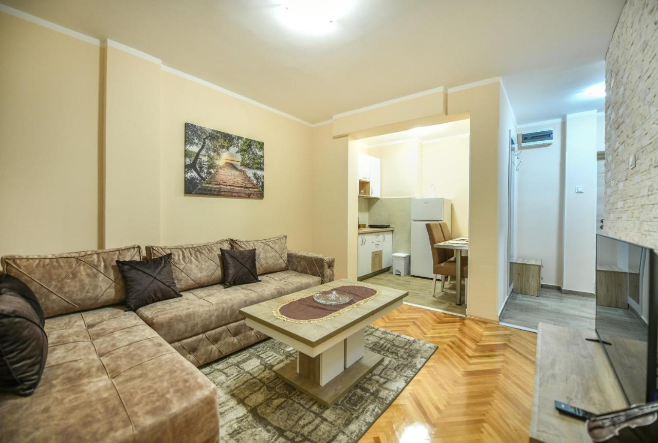 Apartman Centar 2 ポドゴリツァ エクステリア 写真