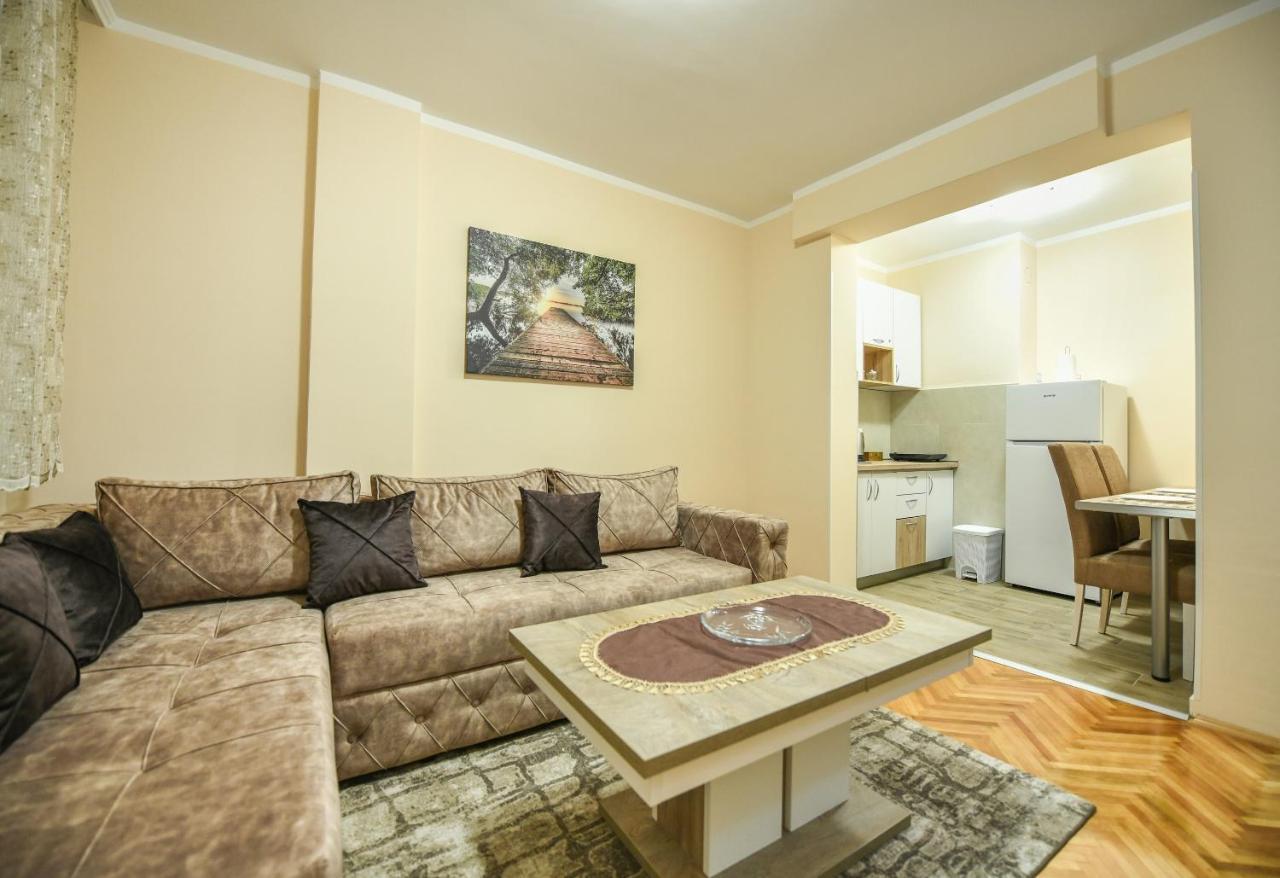 Apartman Centar 2 ポドゴリツァ エクステリア 写真