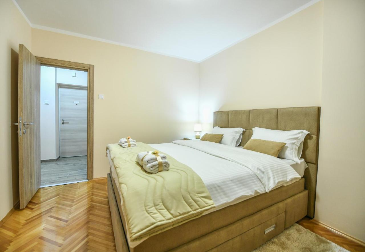 Apartman Centar 2 ポドゴリツァ エクステリア 写真