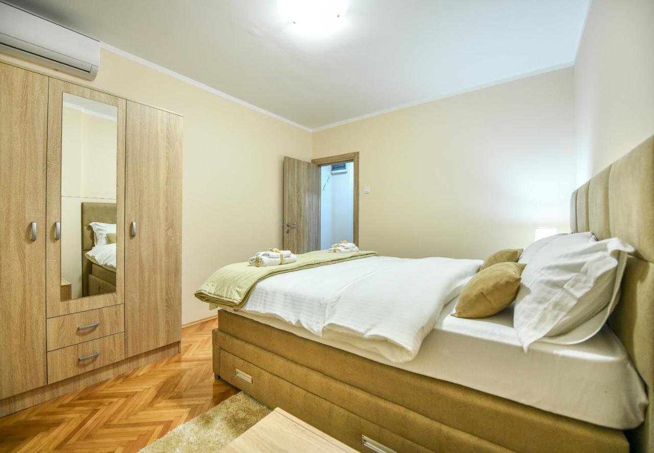 Apartman Centar 2 ポドゴリツァ エクステリア 写真